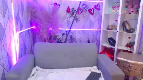 Snapshot of mooncharlotte chatting on October 4, 8:50 pm Charlotte online show from October 4, 8:50 pm