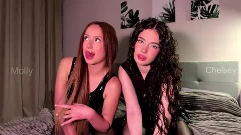 moonfaairy online show from May 6, 4:57 pm