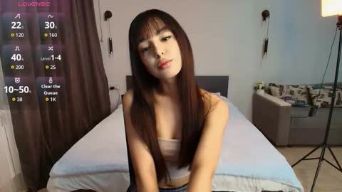 Mia online show from January 16, 1:53 pm