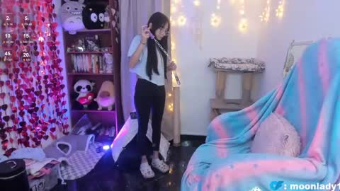MOON  online show from April 29, 11:53 pm