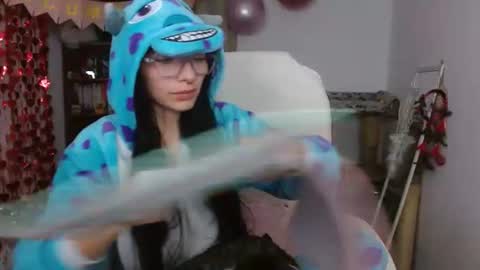 MOON  online show from June 17, 1:54 am