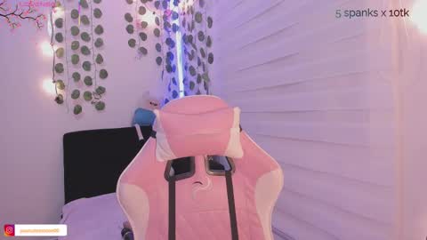 moonliight__ online show from February 22, 11:35 pm