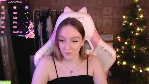 Snapshot of moonlish_siren chatting on January 9, 8:44 pm Katrin online show from January 9, 8:44 pm