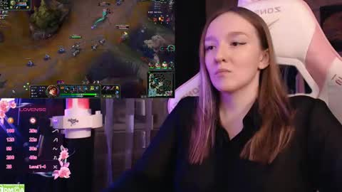 Snapshot of moonlish_siren chatting on February 14, 10:04 pm Katrin online show from February 14, 10:04 pm