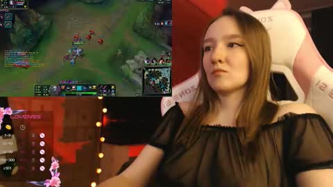 Snapshot of moonlish_siren chatting on October 24, 8:20 pm Katrin online show from October 24, 8:20 pm