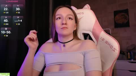 Snapshot of moonlish_siren chatting on March 12, 9:03 pm Katrin online show from March 12, 9:03 pm