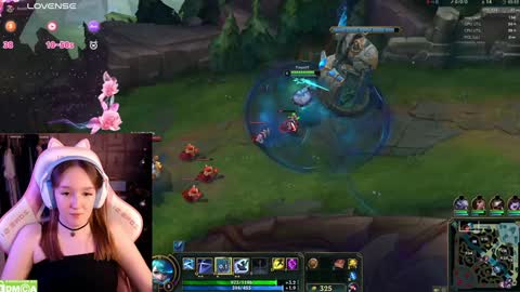 Snapshot of moonlish_siren chatting on January 8, 9:01 pm Katrin online show from January 8, 9:01 pm