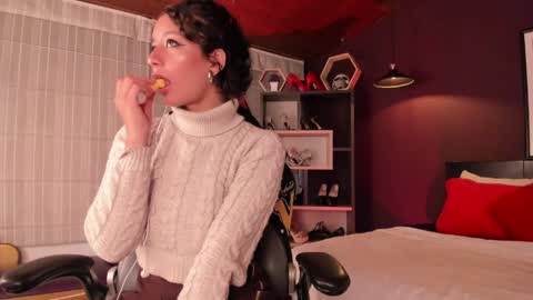 Michelle online show from April 26, 1:42 pm