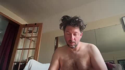 Moon online show from April 29, 2:33 pm