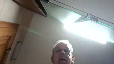 moos1 online show from February 19, 5:39 am