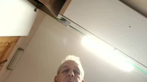 moos1 online show from June 21, 6:42 am