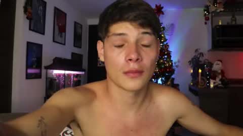 Snapshot of morgan_hiller chatting on December 2, 10:51 pm   online show from December 2, 10:51 pm