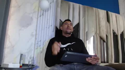 MORGAN AND MEGAN online show from November 8, 11:35 am