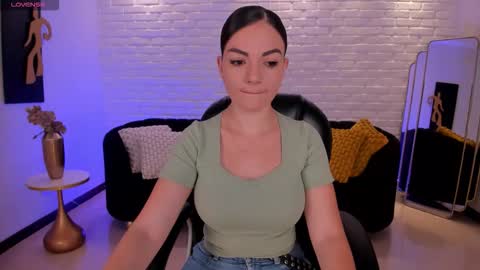 Morgan Hicks online show from December 21, 5:52 pm