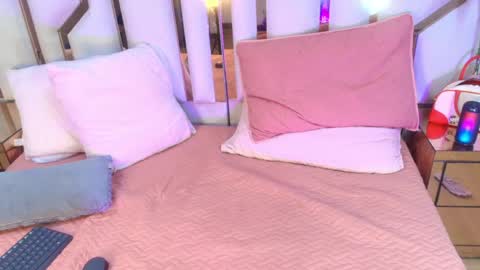morrigan_luxus online show from May 3, 12:05 am
