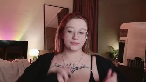 morvelyn online show from June 24, 7:10 pm