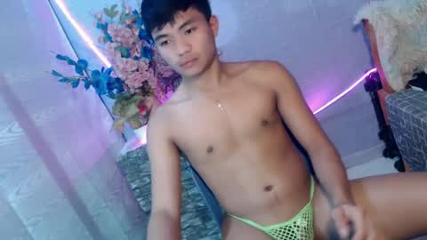 mostwantedtwink online show from June 12, 11:53 am