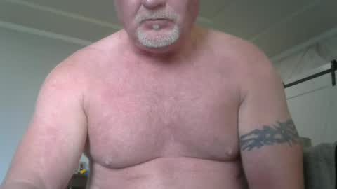 motorguy08 online show from October 3, 9:23 pm