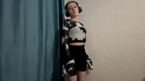 Jenny online show from November 26, 4:15 pm