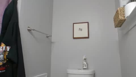 mr__wilson online show from May 8, 1:22 am