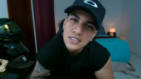 mr_maximo online show from June 28, 1:56 am