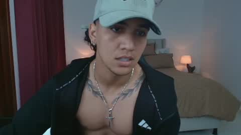 mr_maximo online show from June 16, 11:36 am