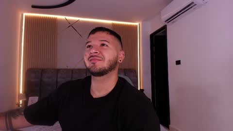 MIKEE online show from April 29, 3:11 am