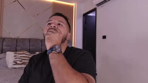 MIKEE online show from May 12, 3:04 am