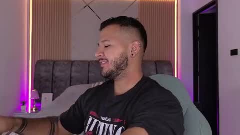 MIKEE online show from July 25, 3:15 am