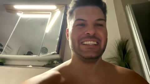 Snapshot of mr_niceguy100 chatting on December 8, 3:40 am mr_niceguy100 online show from December 8, 3:40 am