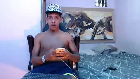 mr_stiven_ online show from March 6, 6:41 am