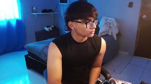 yisuz online show from July 1, 2:48 pm