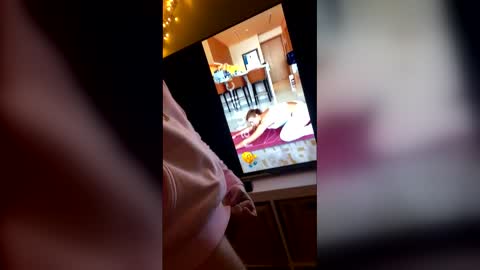 mraxwel online show from March 21, 5:02 am