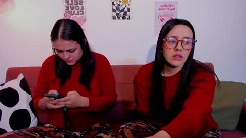 Laura online show from August 3, 1:40 am
