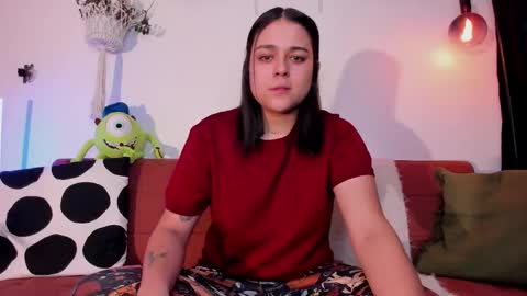 Laura online show from February 19, 9:58 pm