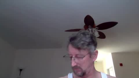 Snapshot of mrcumstain chatting on February 26, 9:42 pm mrcumstain online show from February 26, 9:42 pm