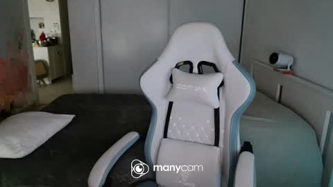 mrdr000 online show from June 4, 5:41 pm