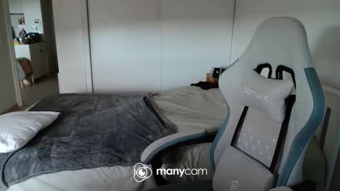 mrdr000 online show from June 3, 4:56 pm