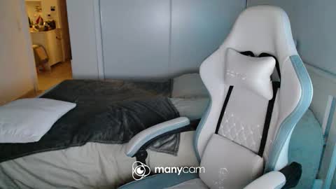 mrdr000 online show from June 6, 8:37 pm