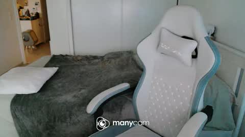 mrdr000 online show from May 11, 6:27 pm