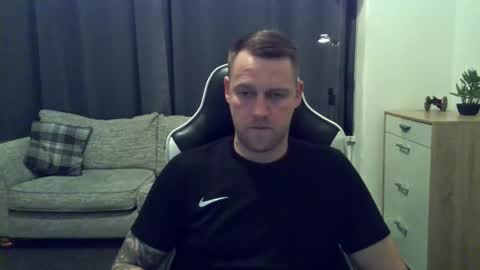 mrengland86566 online show from March 11, 11:19 pm