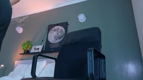 Mr Fox online show from November 7, 8:00 pm