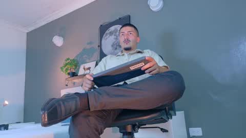 Mr Fox online show from November 21, 7:56 pm