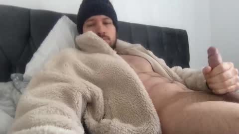 Snapshot of mrgreytt chatting on February 16, 11:38 am Mrgrey online show from February 16, 11:38 am