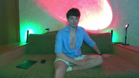 mrlovevanders online show from December 19, 11:38 am