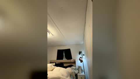 Mr 9 online show from April 25, 7:00 pm