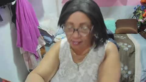 mrs_mommy online show from June 15, 10:24 pm
