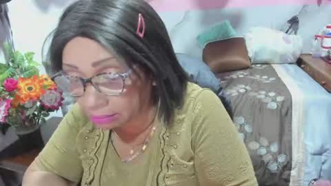 mrs_mommy online show from June 24, 11:23 pm