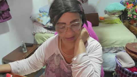 mrs_mommy online show from April 6, 4:46 am
