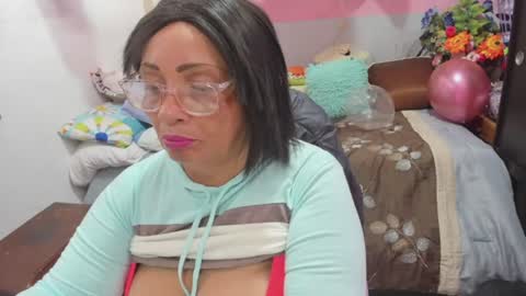 mrs_mommy online show from June 19, 6:58 pm